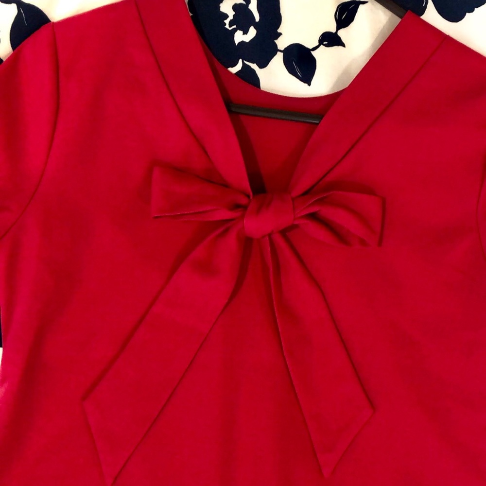 Last chance Banana Republic Bow Tie T shirt